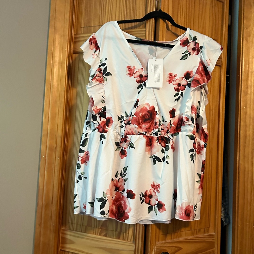 Beautiful Bloomchic sleeveless blouse